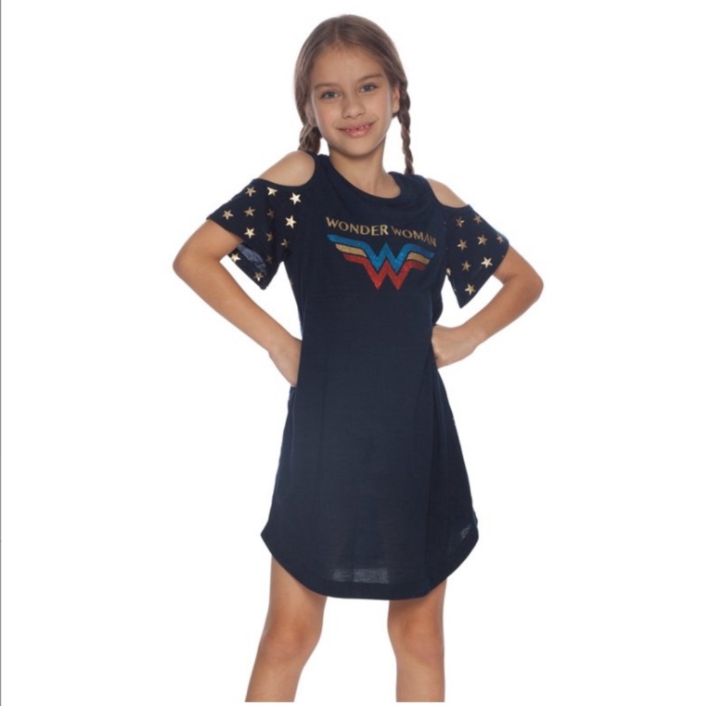 Wonder Woman Navy Nightgown Cold Shoulder w/ Stars Girls Size 4/5 or Extra Small
